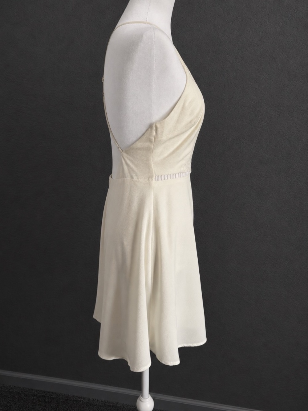 New W/Tags Lush Off-White Halter Embroidered Bodice Mini Dress Size Small - Picture 6 of 12